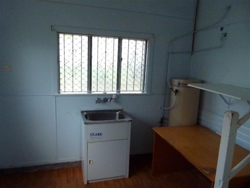 6 George Street, Newtown QLD 4305