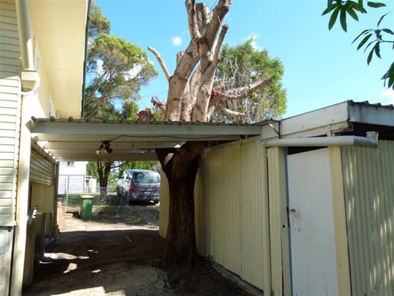 6 George Street, Newtown QLD 4305