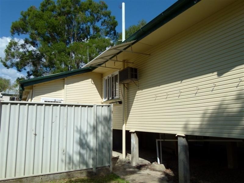 6 George Street, Newtown QLD 4305