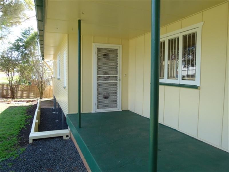 6 George Street, Newtown QLD 4305