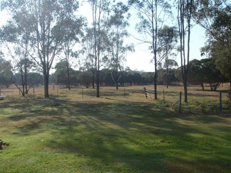 25 Hewlett Street, Mount Walker QLD 4340