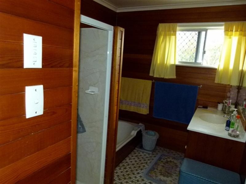 5 Edward, Rosewood QLD 4340