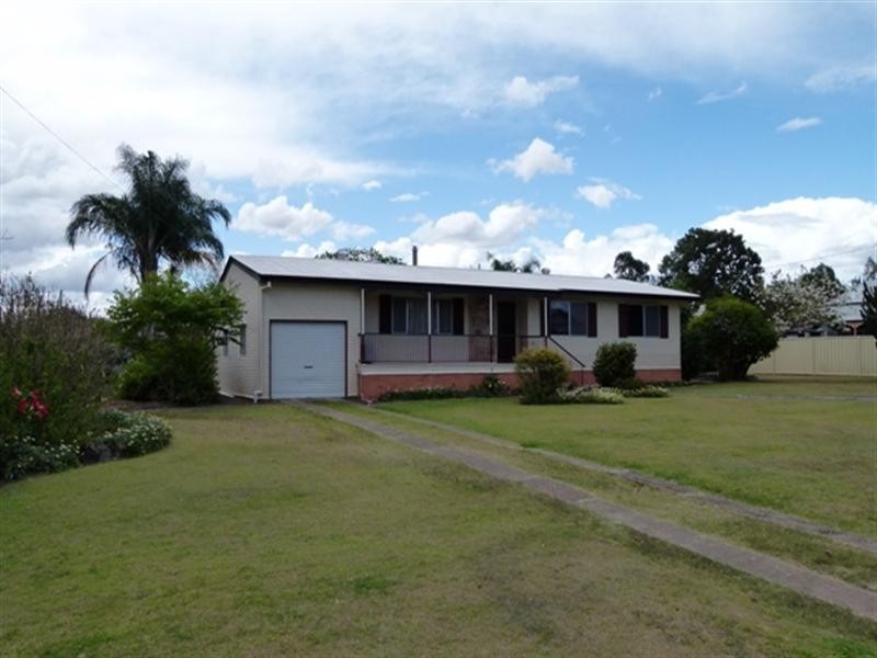 5 Edward, Rosewood QLD 4340