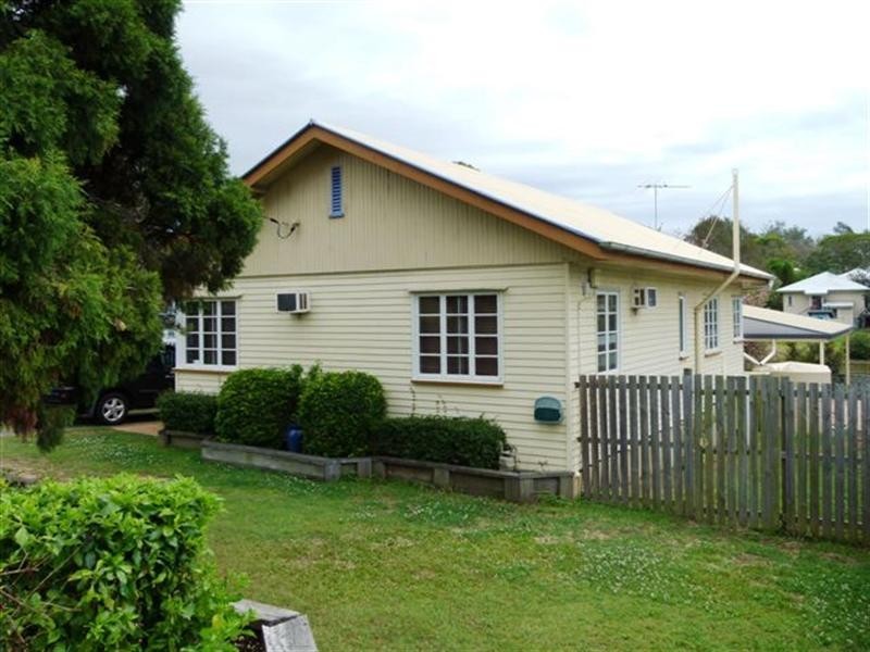 6 McNamara Street, Leichhardt QLD 4305