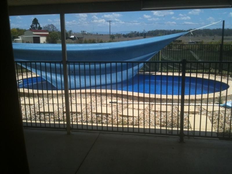 20 Ivory Close, Peak Crossing QLD 4306