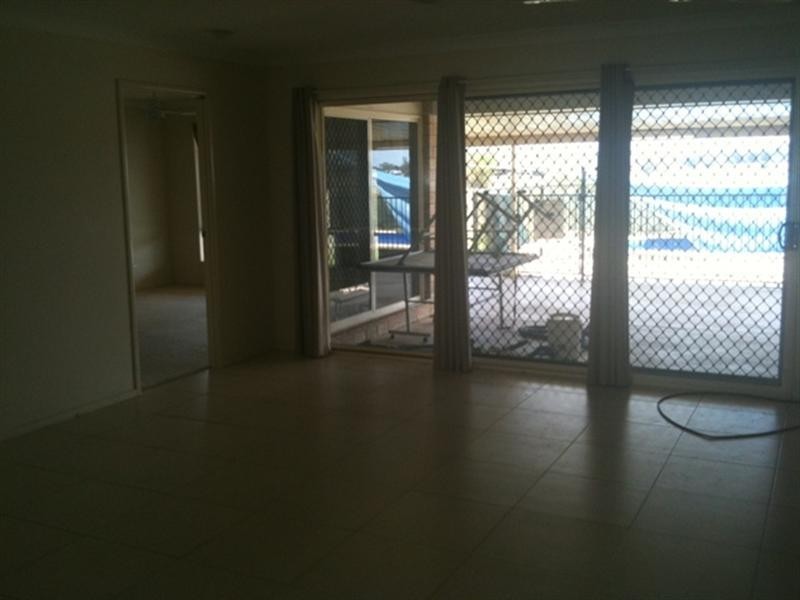 20 Ivory Close, Peak Crossing QLD 4306