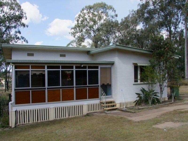 24 Leonard Street, Yamanto QLD 4305