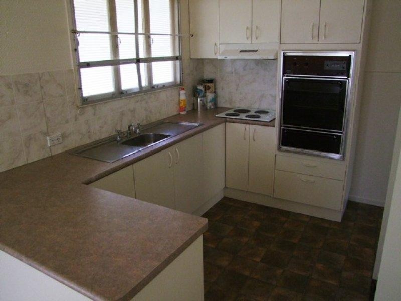 24 Leonard Street, Yamanto QLD 4305