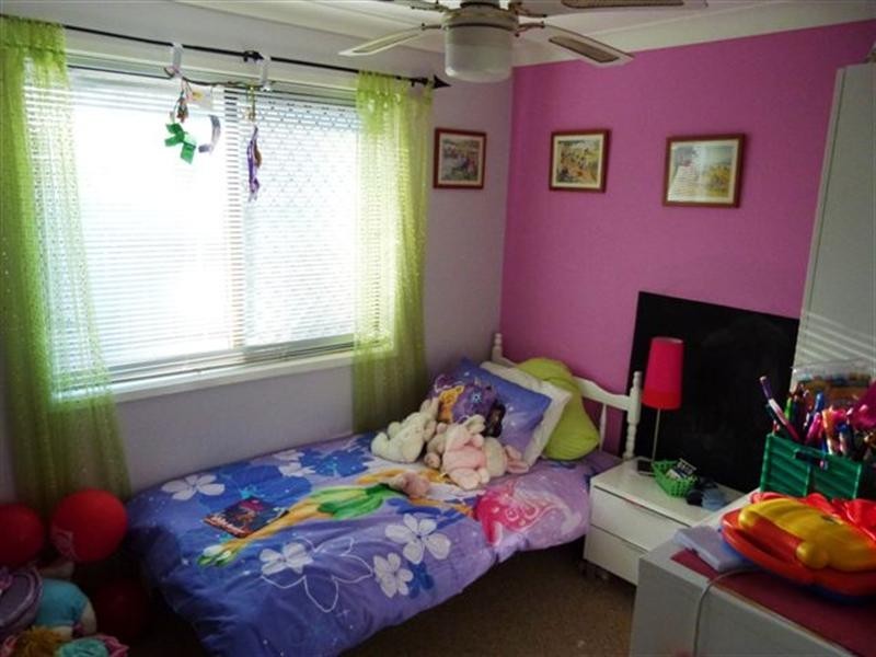 29 Gledson Street, North Booval QLD 4304