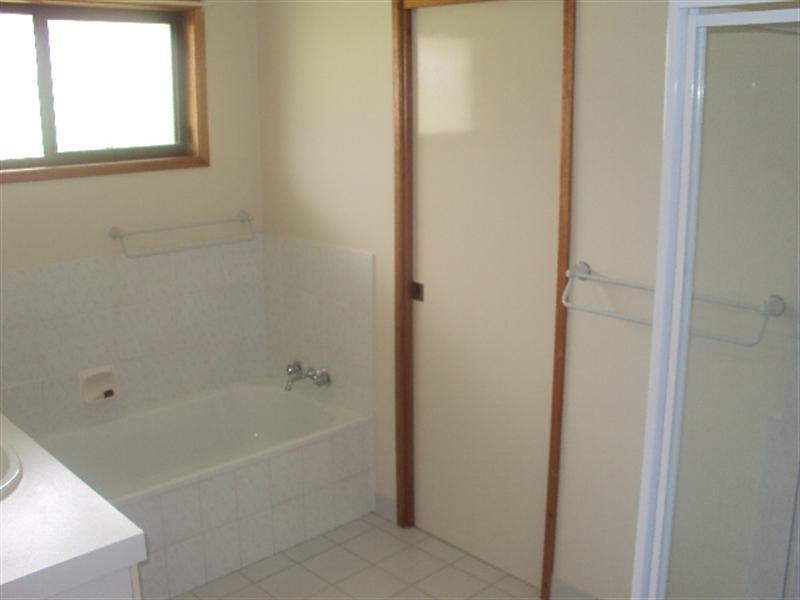 71 Adelong Avenue, Thagoona QLD 4306