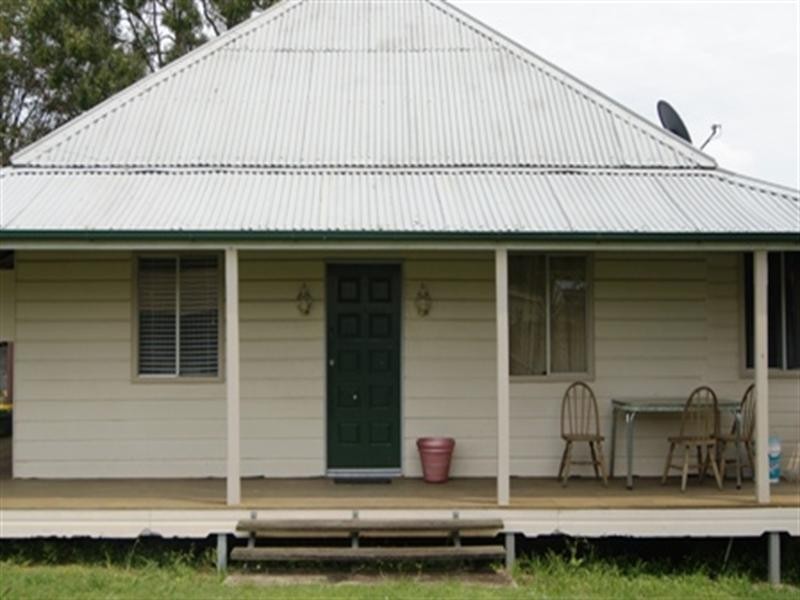 39 Frederick Street, Newtown QLD 4305