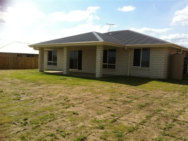 9 Petal Place, Yamanto QLD 4305