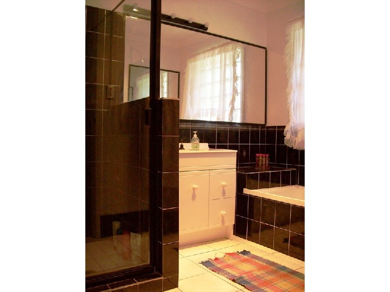 6 CRAIGERNE Street, Brassall QLD 4305