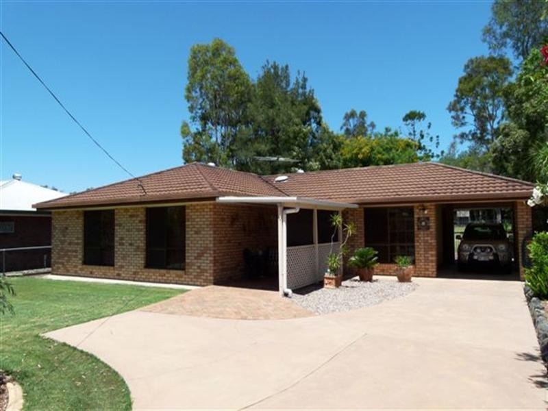 39 Fassifern Street, Peak Crossing QLD 4306