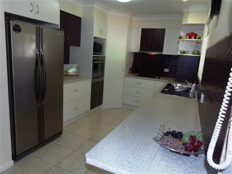 39 Fassifern Street, Peak Crossing QLD 4306