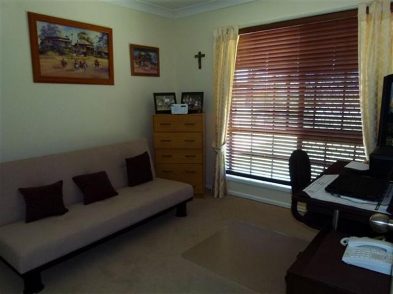 39 Fassifern Street, Peak Crossing QLD 4306