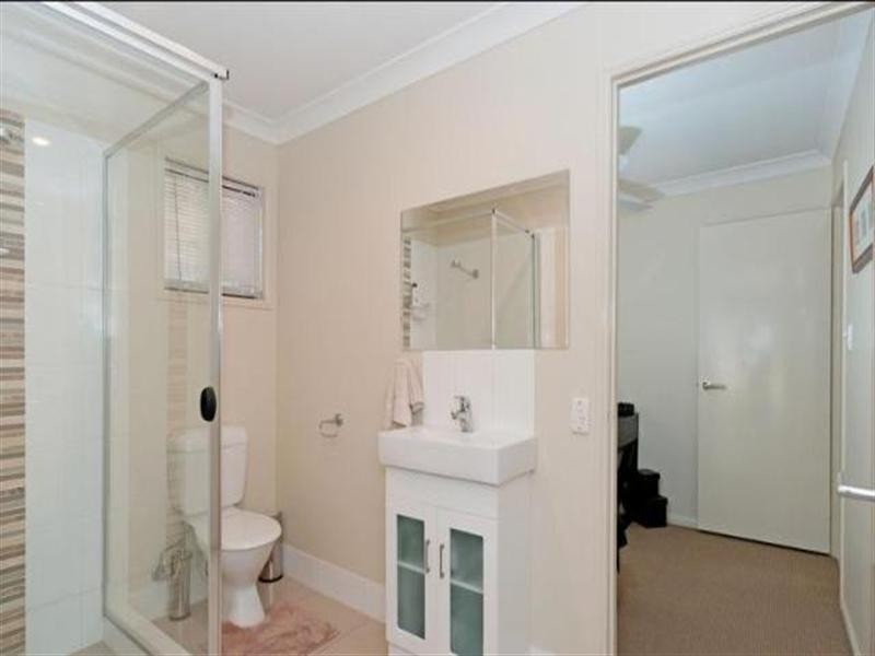 8 Aster Street, Yamanto QLD 4305