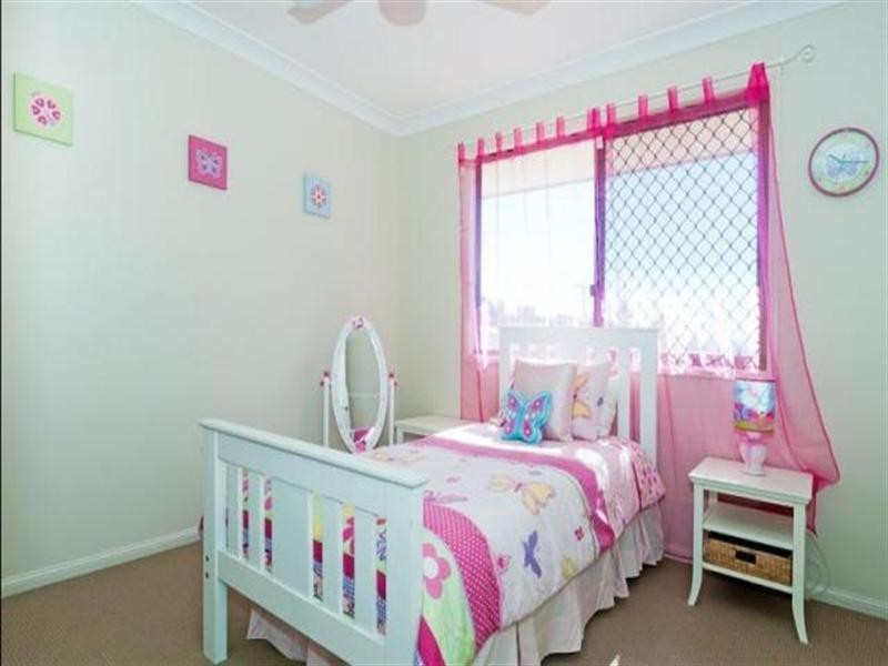 8 Aster Street, Yamanto QLD 4305