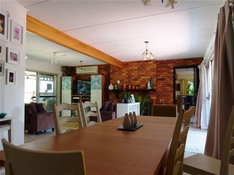 11 Box Street, Yamanto QLD 4305