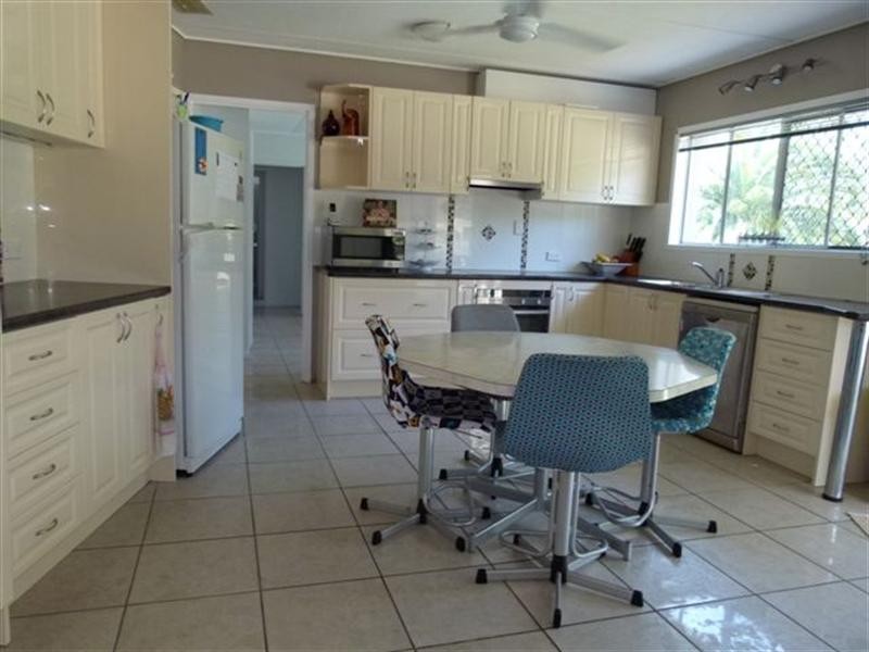 11 Box Street, Yamanto QLD 4305