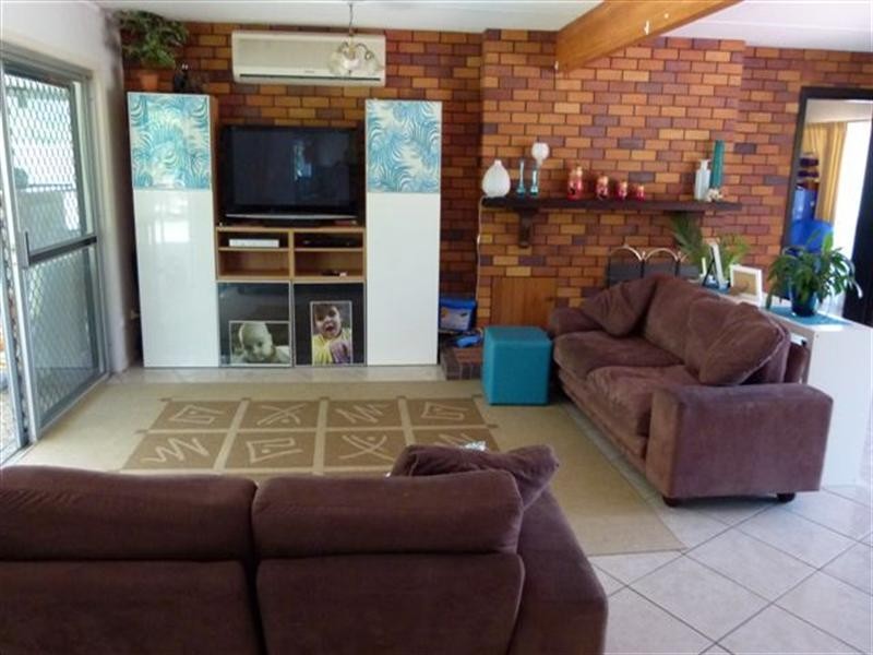 11 Box Street, Yamanto QLD 4305