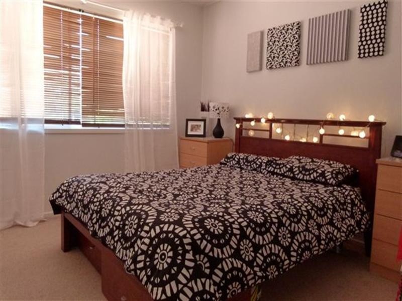 11 Box Street, Yamanto QLD 4305