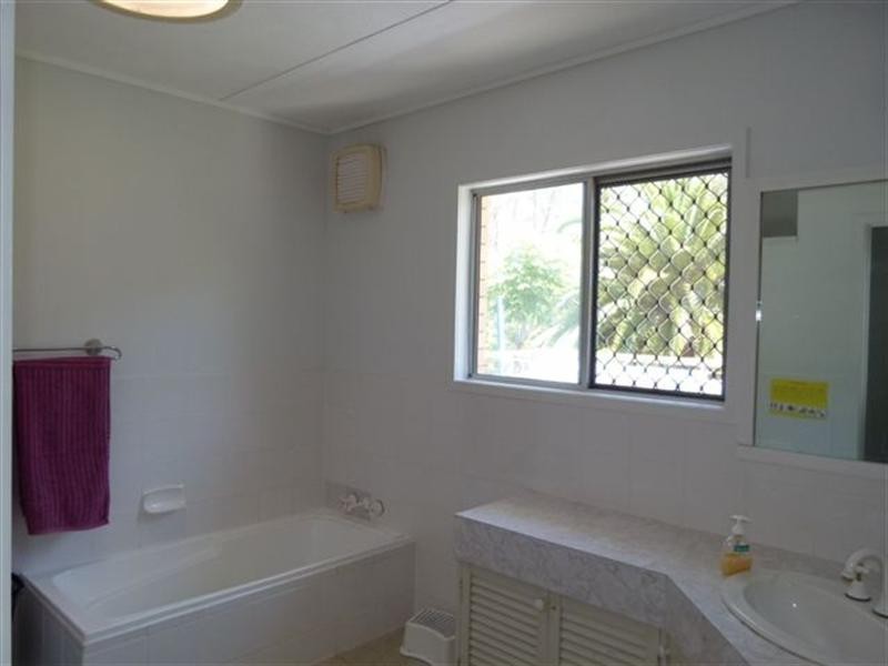 11 Box Street, Yamanto QLD 4305