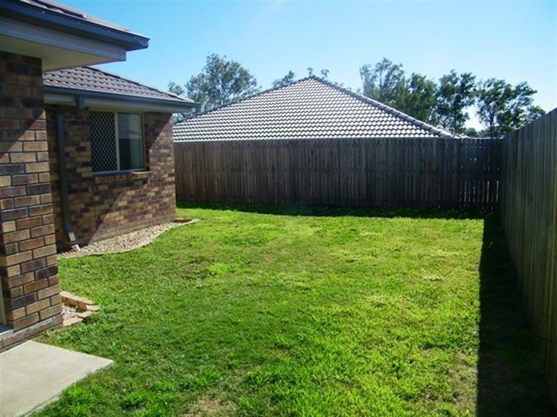 102 Anna Drive, Raceview QLD 4305