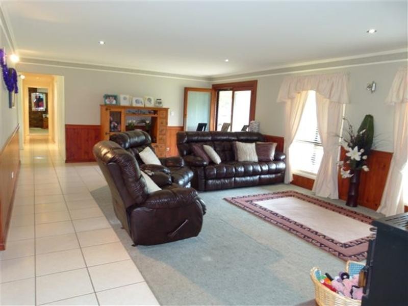 12 Taylors Road, Walloon QLD 4306