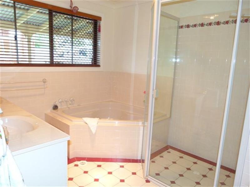 12 Taylors Road, Walloon QLD 4306