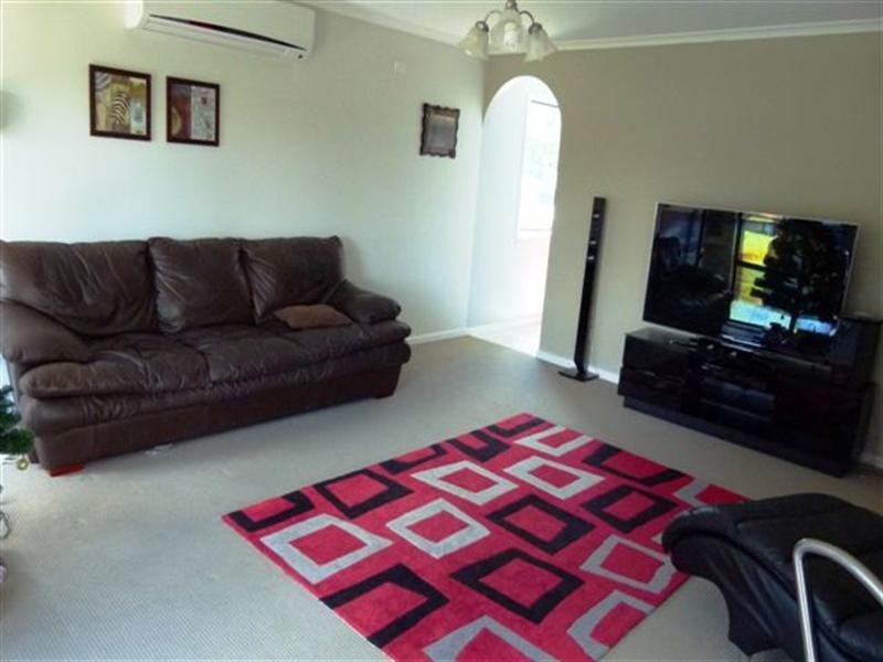 4 Georgette Street, One Mile QLD 4305