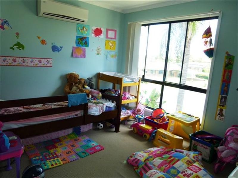 4 Georgette Street, One Mile QLD 4305