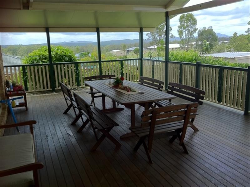 10 Wellington Rise, Willowbank QLD 4306