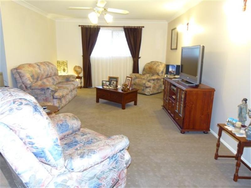 2 Amor Court, Yamanto QLD 4305