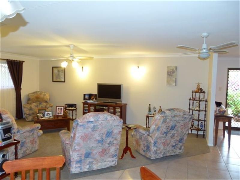 2 Amor Court, Yamanto QLD 4305