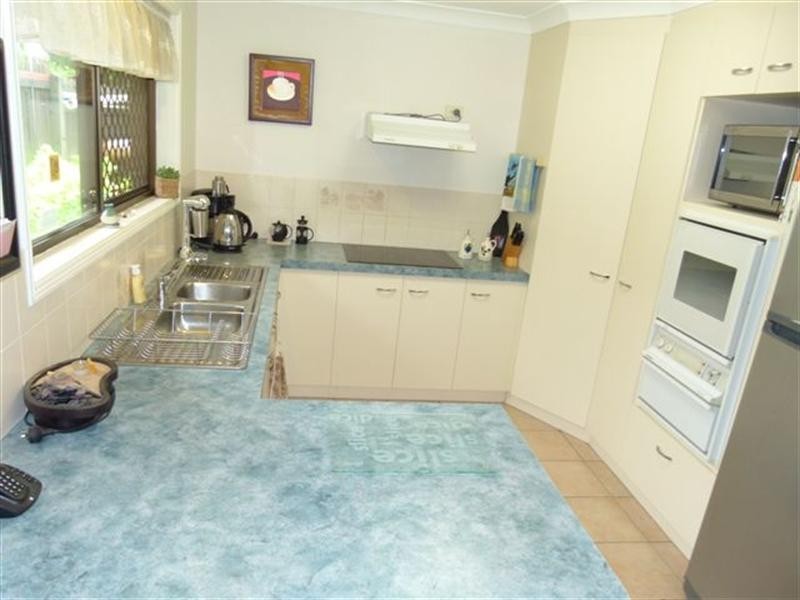 2 Amor Court, Yamanto QLD 4305