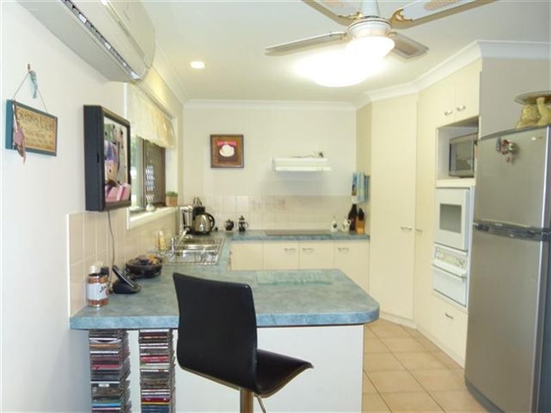 2 Amor Court, Yamanto QLD 4305