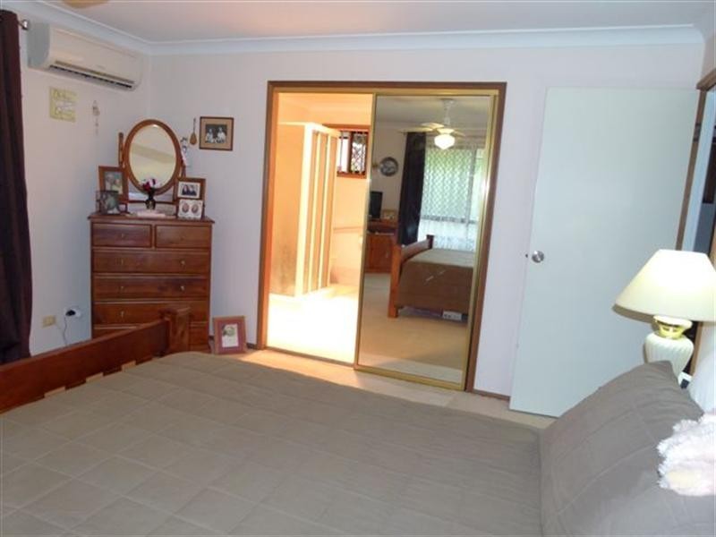 2 Amor Court, Yamanto QLD 4305