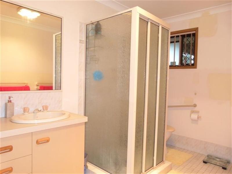 2 Amor Court, Yamanto QLD 4305