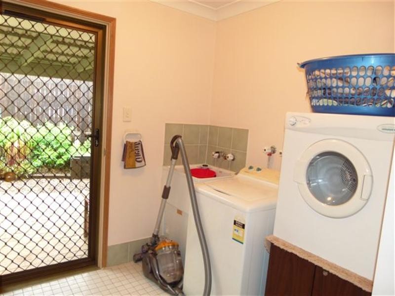 2 Amor Court, Yamanto QLD 4305