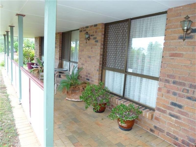 2 Amor Court, Yamanto QLD 4305