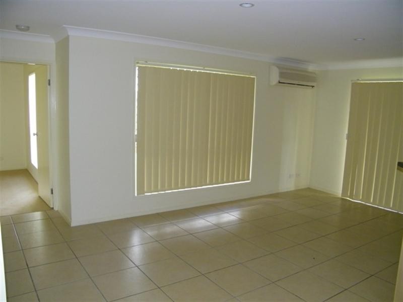 5 Angela Place, Yamanto QLD 4305