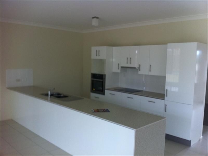17 Iris Court, Yamanto QLD 4305