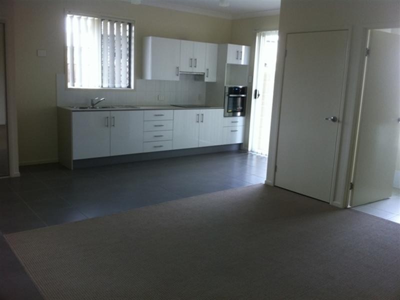 17 Iris Court, Yamanto QLD 4305