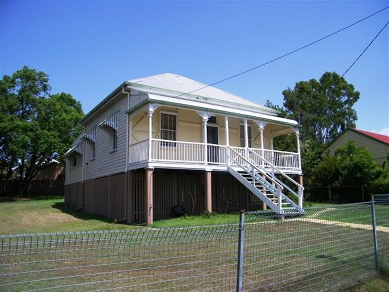 2 Cuffs Lane, North Ipswich QLD 4305