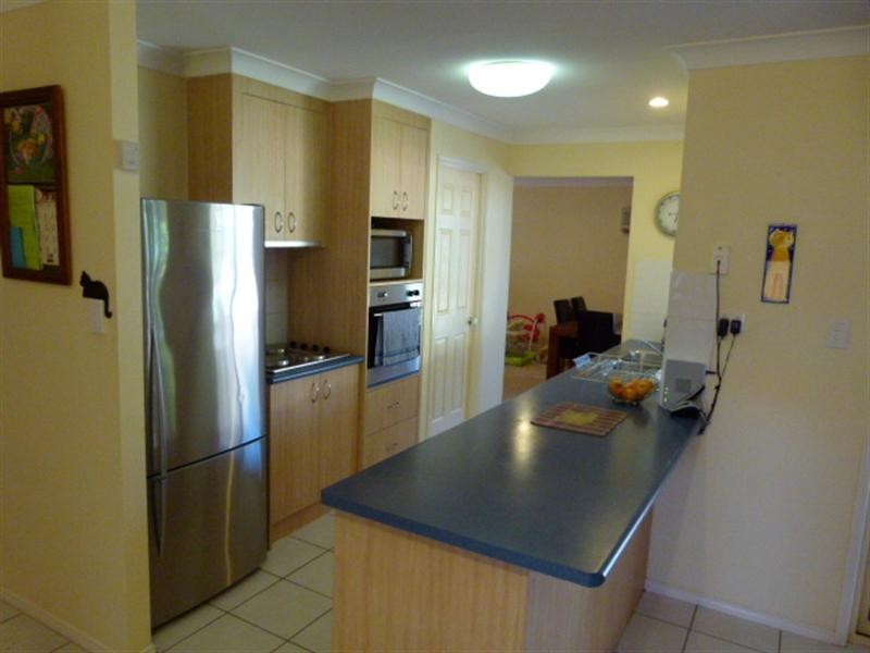 4 Catherine Place, Flinders View QLD 4305