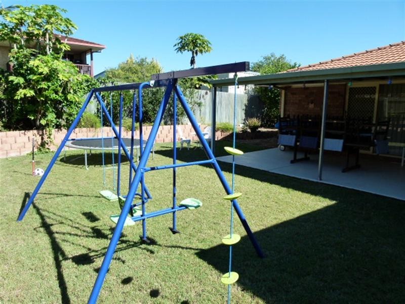 4 Catherine Place, Flinders View QLD 4305