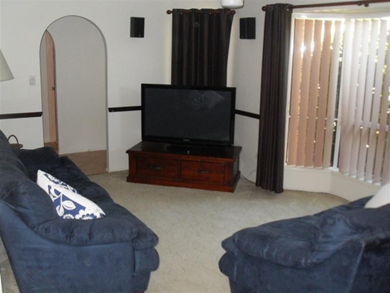 5 Sheppey Place, Yamanto QLD 4305