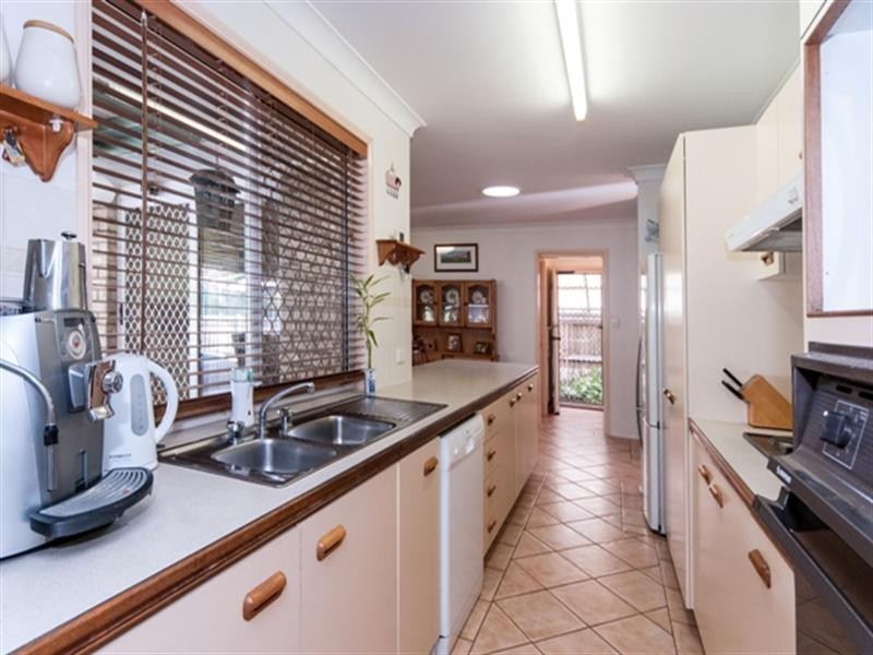 5 Sheppey Place, Yamanto QLD 4305