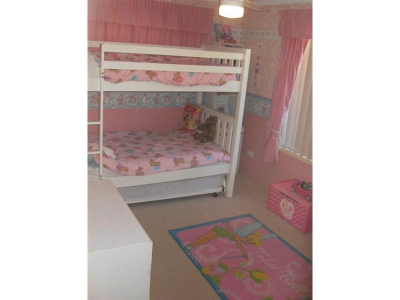 5 Sheppey Place, Yamanto QLD 4305